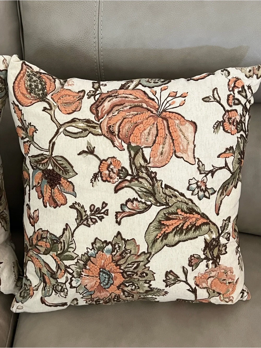 Villa by Noble Excellence 2 Loralie Cotton and Linen Floral Square Pillows